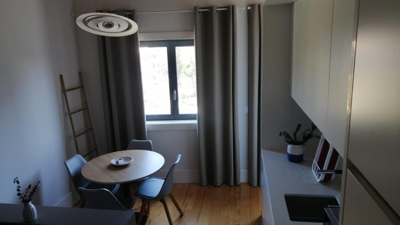 Stunning Downtown Apartment - 4 Pp/ Ac / Tv / Wifi Porto Eksteriør bilde