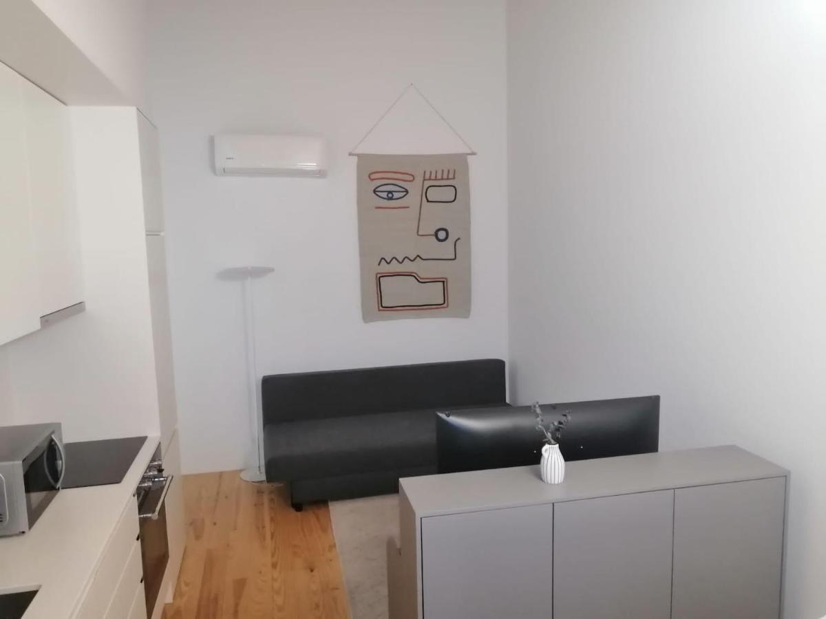 Stunning Downtown Apartment - 4 Pp/ Ac / Tv / Wifi Porto Eksteriør bilde